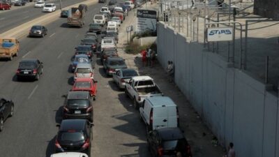 سعر صفيحة البنزين سيتخطّى الـ 600 ألف… وإقتصادي يحذّر من المقبل