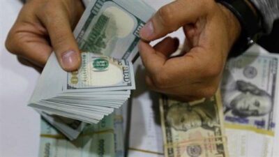 سعر الدولار يواصل الارتفاع اليوم