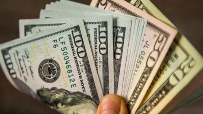 سعر صرف دولار السوق السوداء… هذا ما سجله صباح اليوم