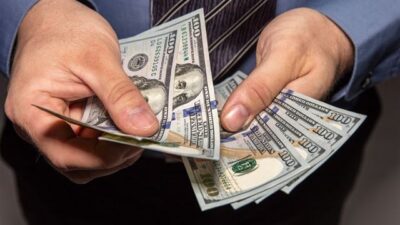 عاجل- دولار السوق السوداء يواصل إرتفاعه “الجنوني
