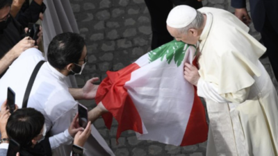 البابا يبكي لبنان!