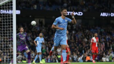 برشلونة يعلن تعاقده رسمياً مع فيران توريس