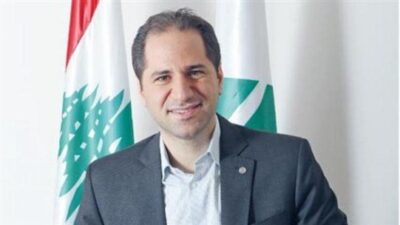 الجميّل معايداً اللبنانيين: سننقذ بلدنا
