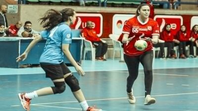 «سيدات الأهلي» يواجهن الطيران اليوم في دوري اليد
