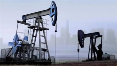 أسعار النفط تتراجع بعد إلغاء رحلات جوية