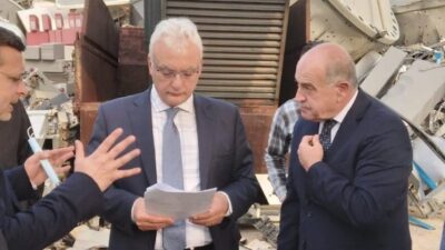 القرم يعاين مستودع الخردة في محاولة لاجترار “الفريش دولار”