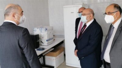وزير الصحة تفقد مختبر تشخيص “كورونا” في “اللبنانية”