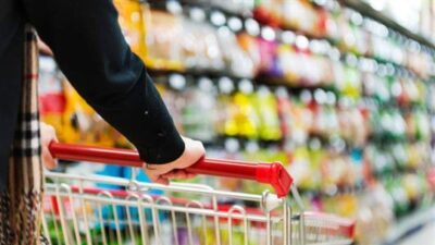 الدولار نزولاً والأسعار صعوداً.. أين “الوزارة”؟