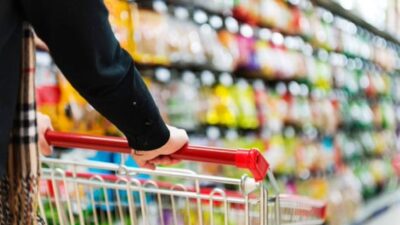 الدولار يلهب أسعار السلع في السوبرماركت
