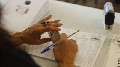 كم يبلغ عدد المسجلين والمستوفين للشروط للتصويت خارج لبنان؟