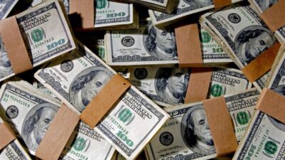 كيف افتتح سعر صرف دولار السوق السوداء؟