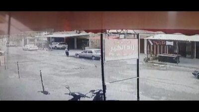 بالفيديو – تطاير عدد من الالواح المستعارة لاسقف احد المحلات في منطقة جبل البداوي بسبب اشتداد سرعة الرياح التي تشهدها مناطق الشمال منذ صباح اليوم.