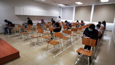 كارتيل المدارس يتغوّل: زيادة 300% على الأقساط!