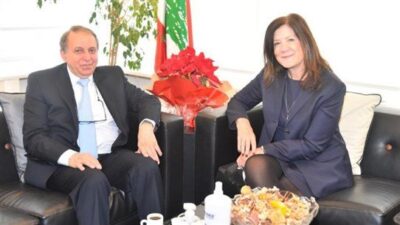 شرف الدين عرض مع السفيرة الأميركية للأوضاع