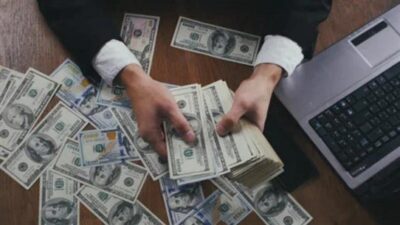 الدولار يسجّل رقماً قياسياً ويتخطّى الـ32 ألفاً!