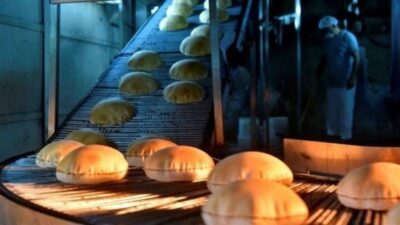 هل يُفقد الخبز والطحين من الأسواق؟