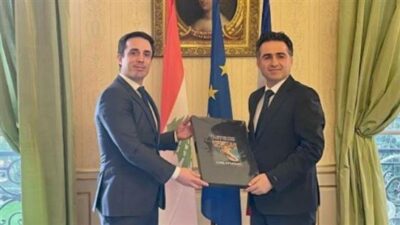 حمية تبلغ من نظيره الفرنسي موافقة حكومة بلاده على هبة الباصات