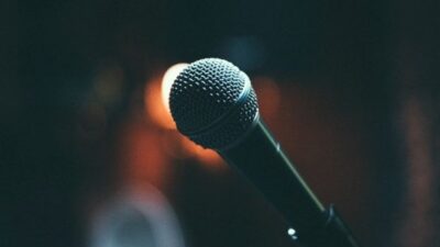 بعد غياب 12 سنة فنانة لبنانية تعود إلى الغناء  شاهدوا كيف أصبحت