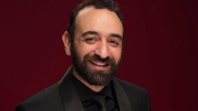 عمرو سلامة يدعم منى زكي:” نسعى وراء حرية التعبير والإبداع مهما قاوموها”