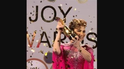 بعد قبلتها الحميمة العلنية له أصالة برسالة رومانسية جديدة لزوجها