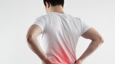 لمن يعانون من آلام الظهرإليكم أفضل وضعية للنوم