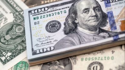 كم سجّل سعر دولار السوق السوداء مساء اليوم؟