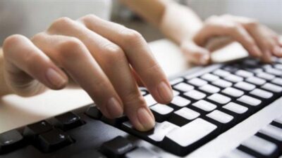 وزيرة تسوّق لأفكار الخصوم