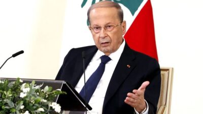طاقم طبي داخل القصر الجمهوري… ماذا يحصل ؟