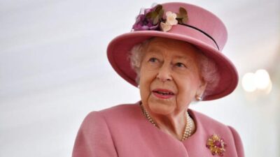 الإعلان عن الفنانين المشاركين في سهرة اليوبيل للملكة إليزابيث الثانية