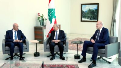‏إجتماع في قصر بعبدا يضم رئيس الجمهورية العماد ميشال عون ورئيس مجلس النواب نبيه برّي والرئيس المكلّف نجيب ميقاتي