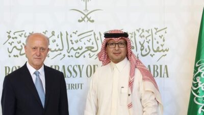 السفير السعودي يبحث مع أشرف ريفي آخر المستجدات لبنانيًا ودوليًا