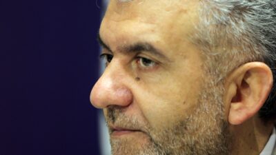 بيرم ينذر المصارف بوجوب السماح للعمّال سحب أجورهم من دون قيود