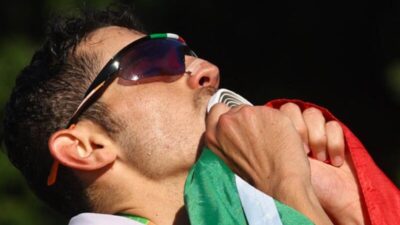 بفارق ثانية واحدة.. الإيطالي ستانو يفوز بسباق المشي في بطولة العالم