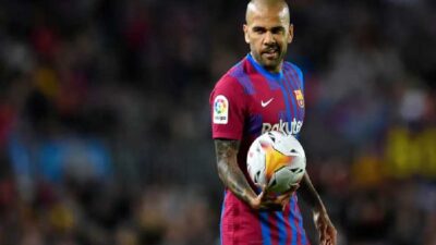 داني ألفيش: برشلونة لا يحترم لاعبيه التاريخيين