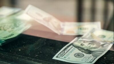 سعرُ دولار السوق السوداء مساء اليوم