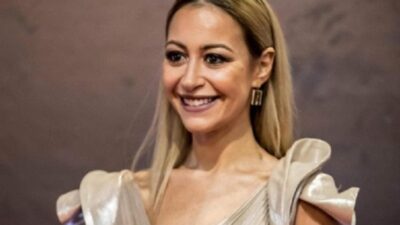 منة شلبي تتعاقد مع «الصبّاح»