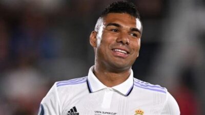 رسمياً مانشستر يونايتد يضمّ كاسيميرو