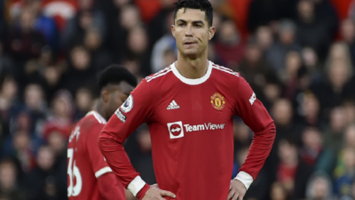 مدرب مانشستر يونايتد يحسم مصير رونالدو
