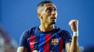مالك ليدز يهدد بـ “فضح” برشلونة!