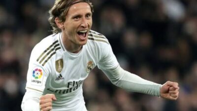 ريال مدريد يختار خليفة مودريتش