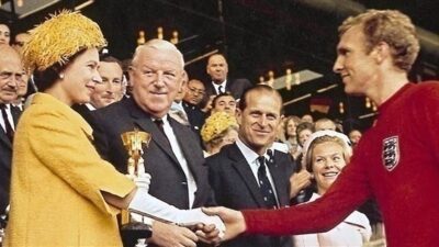 4 أندية اقترنت بالملكة إليزابيث.. آرسنال الأقرب لها