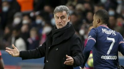 مدرب باريس سان جيرمان: حرية مبابي أكبر مع المنتخب