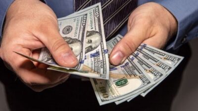 الدولار ما زال يرتفع..فكم بلغ لحد الآن؟؟