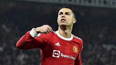 رونالدو يوافق على اللعب في الدوري السعودي؟