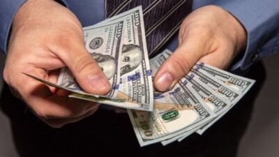 سعرُ دولار السوق السوداء صباح اليوم