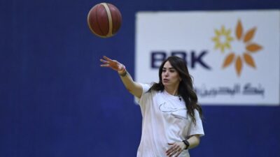 فاطمة رياض… مدربة كرة سلة بحرينية تطمح لقيادة فرق الرجال