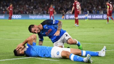 أبطال أوروبا.. برشلونة للتعويض وصدام بين نابولي وأياكس