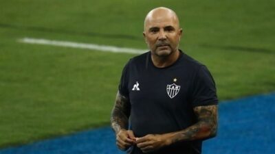 سامباولي يقترب من تدريب إشبيلية