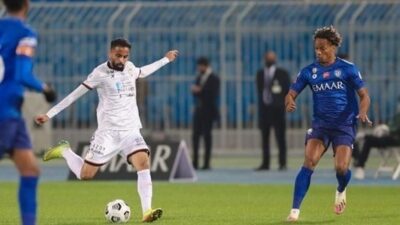 الشباب المتصدر يخوض أول اختبار حقيقي أمام الهلال