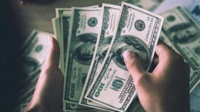 تراجع كبير وسريع.. إليكم سعر الدولار الآن